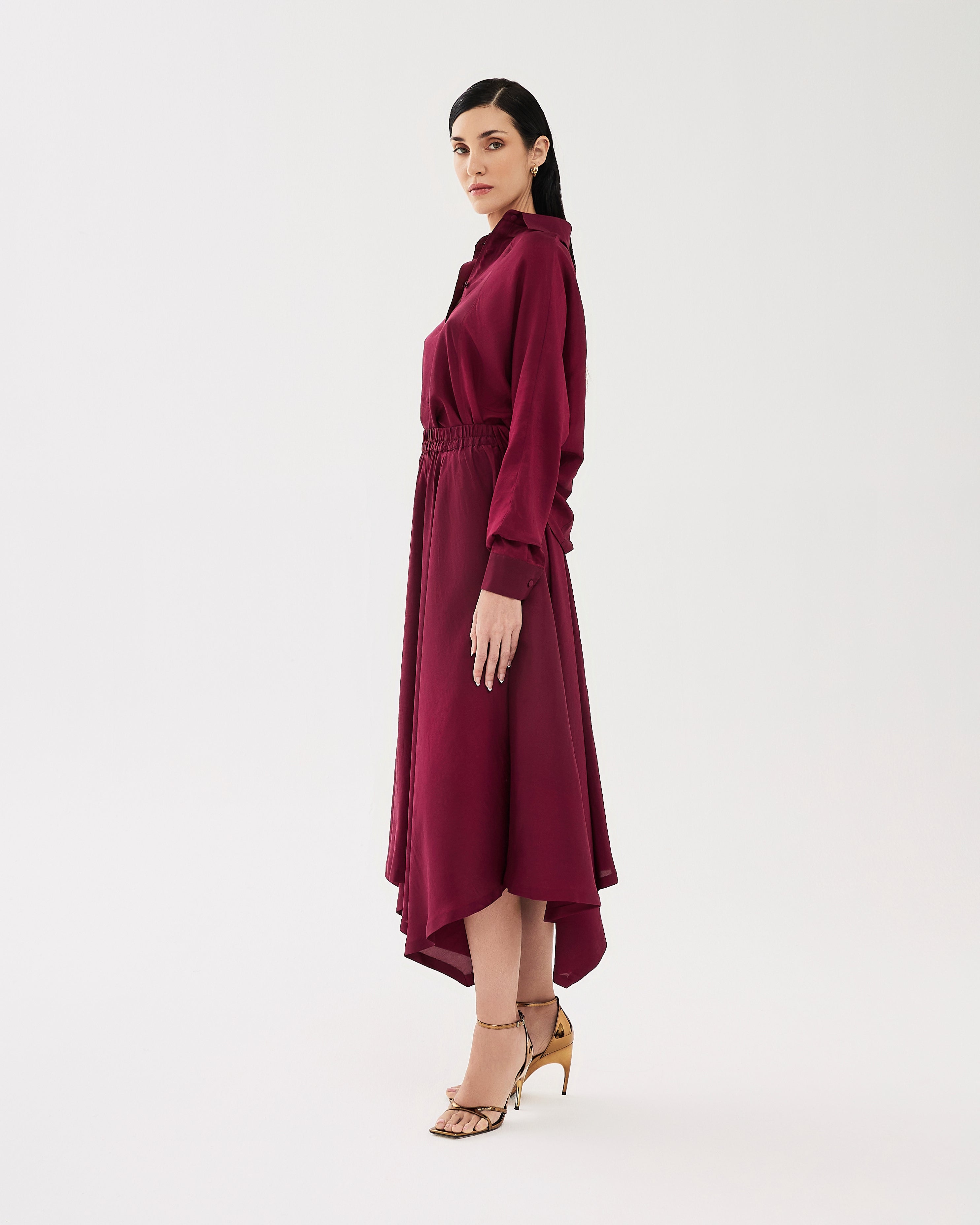 داليا (طقم تنورة بلون البرقوق)