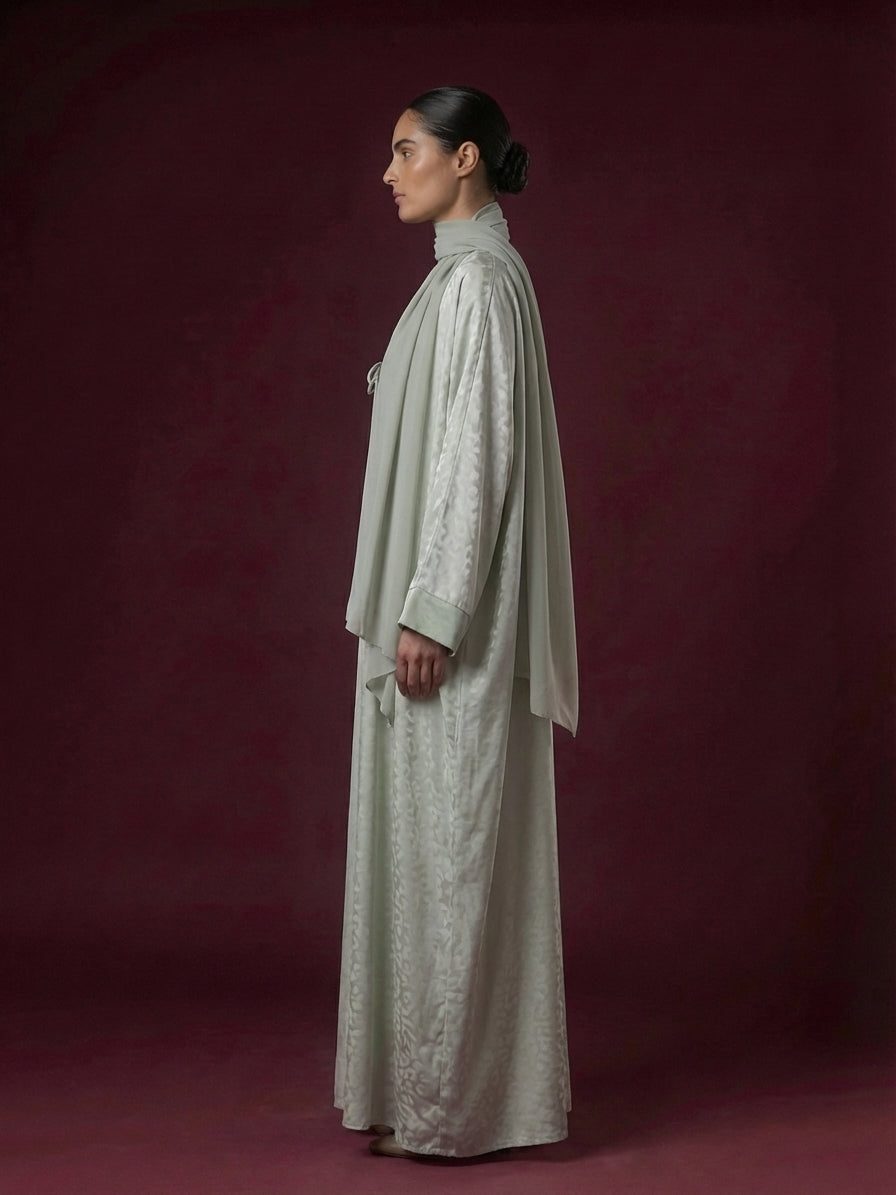 Elara Green & White